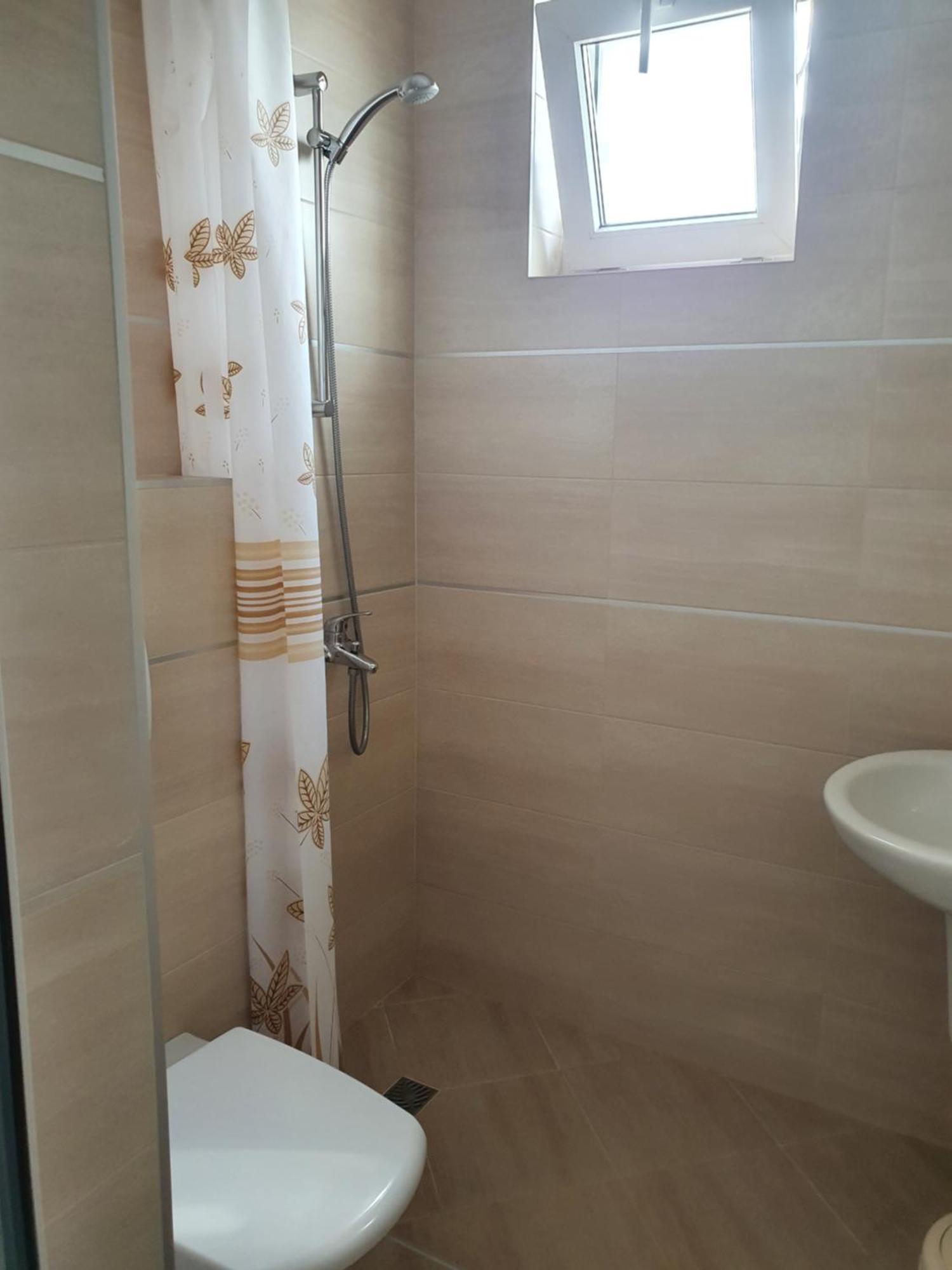 Family Hotel Maritime Ahtopol Bilik gambar