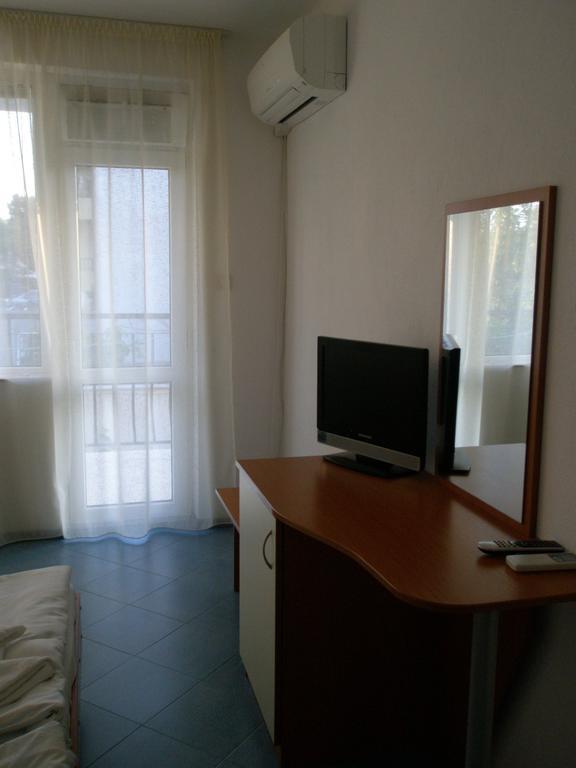 Family Hotel Maritime Ahtopol Bilik gambar